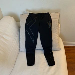 2XU NWOT high performance compression leggings, 3/4 length